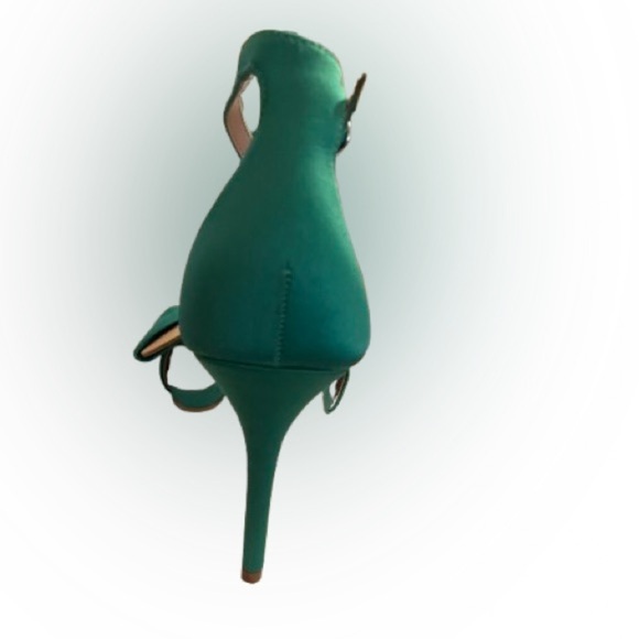 $43 plus shipping! Steve Madden Emerald Satin Heels - Picture 3 of 6